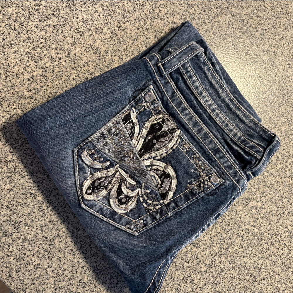 Miss Me Women's 28 Denim Slim Boot Cut Jeans
34 inseam